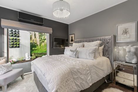 Photo of property in 19 Laser Place, Bayview, Auckland, 0629