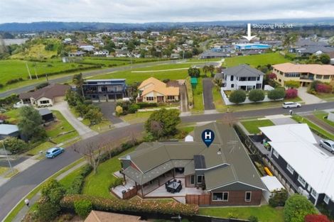 Photo of property in 13 Owen Place, Omokoroa, 3114