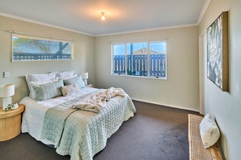 Photo of property in 25 Bowes Crescent, Strathmore Park, Wellington, 6022