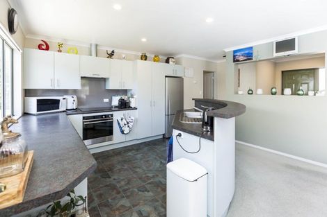 Photo of property in 8 Carlow Grove, Birchville, Upper Hutt, 5018