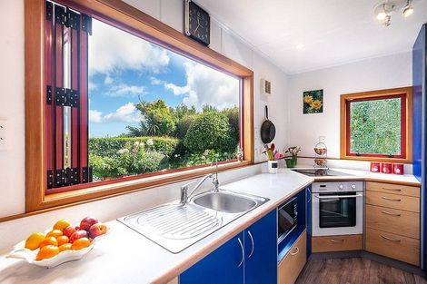 Photo of property in 15 Ruskin Road, Newlands, Wellington, 6037