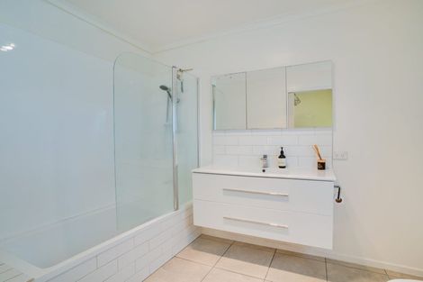 Photo of property in 30 Burns Street, Milton, 9220