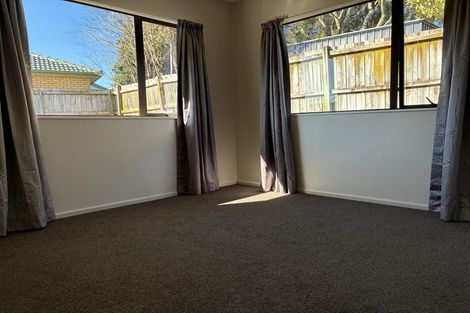 Photo of property in 5 Gregg Place, Sunnyvale, Auckland, 0612