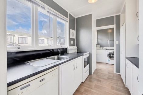 Photo of property in 20 Riserra Drive, Ranui, Auckland, 0612