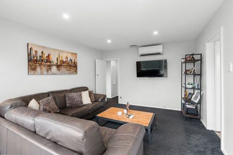 Photo of property in 1/33 Prestons Road, Redwood, Christchurch, 8051