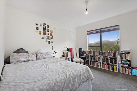 Photo of property in 11 Commons Way, Crofton Downs, Wellington, 6035