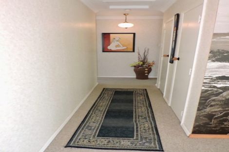 Photo of property in 13 Redwood Avenue, Tawa, Wellington, 5028