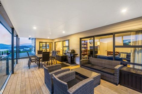 Photo of property in 12 Canary Way, Whitby, Porirua, 5024