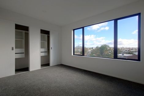 Photo of property in 6/113 Te Atatu Road, Te Atatu South, Auckland, 0610