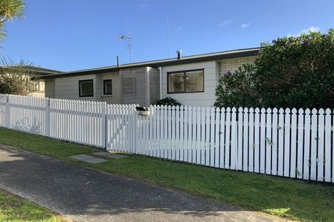 Photo of property in 6a Te Arawa Place, Welcome Bay, Tauranga, 3112