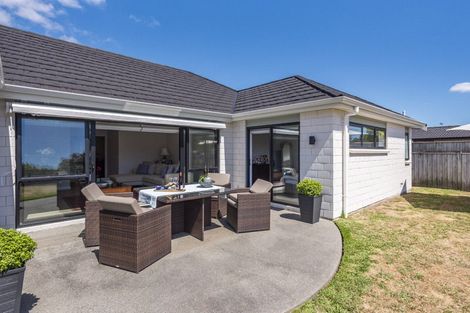 Photo of property in 176 Milne Drive, Paraparaumu, 5032