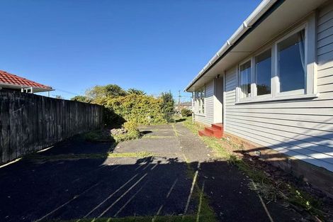 Photo of property in 71 Smythe Road, Henderson, Auckland, 0612