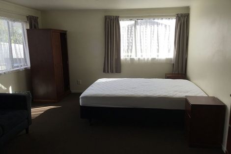 Photo of property in 8b Schnapper Rock Road, Schnapper Rock, Auckland, 0632