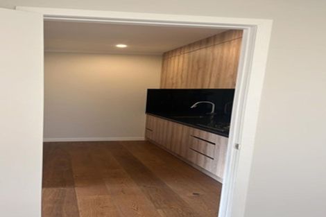 Photo of property in 2 Bendridge Street, Flat Bush, Auckland, 2019