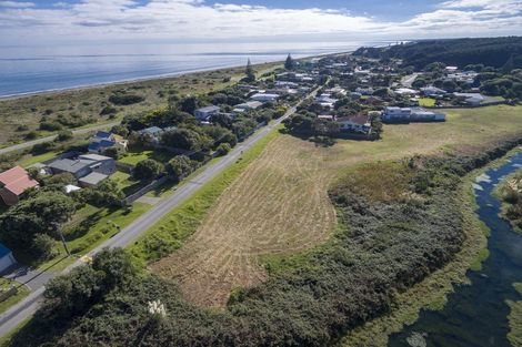 Photo of property in 40 Kapiti Lane, Otaki Beach, Otaki, 5512