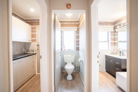 Photo of property in 42 Suzanne Grove, Kelvin Grove, Palmerston North, 4414