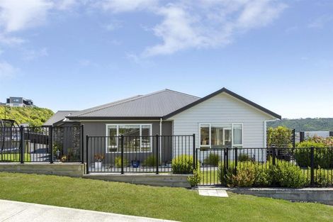 Photo of property in 35 Margaret Shields Avenue, Aotea, Porirua, 5024
