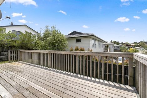 Photo of property in 28 Elizabeth Drive, West Harbour, Auckland, 0618