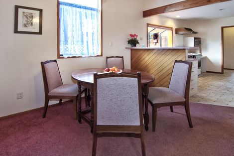 Photo of property in 2/12 Arahoe Road, New Lynn, Auckland, 0600