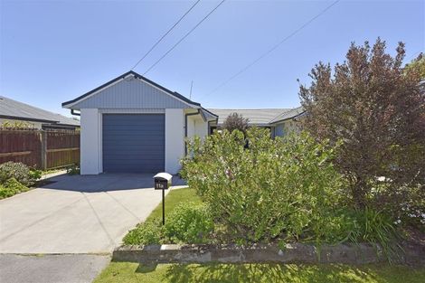 Photo of property in 2/11 Mcfaddens Road, St Albans, Christchurch, 8052