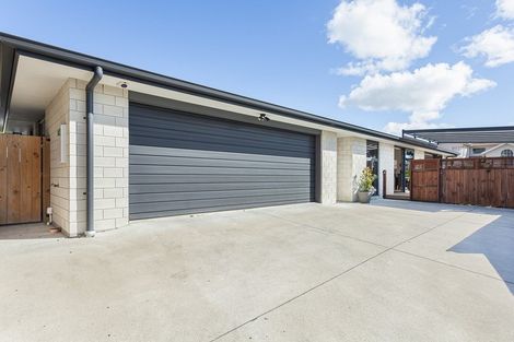 Photo of property in 1320b Papamoa Beach Road, Papamoa Beach, Papamoa, 3118