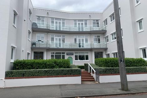 Photo of property in Fountain Court, 1/48c Oriental Parade, Oriental Bay, Wellington, 6011