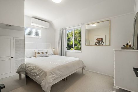 Photo of property in 1/2 Heathcote Road, Castor Bay, Auckland, 0620