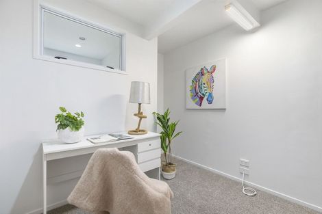 Photo of property in 20a Ludlow Terrace, Totara Vale, Auckland, 0627