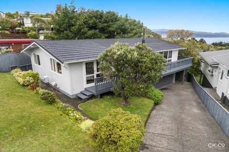 Photo of property in 224 Dowse Drive, Maungaraki, Lower Hutt, 5010