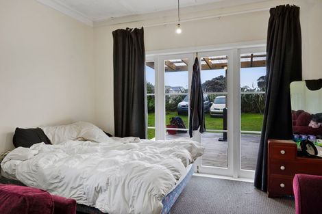 Photo of property in 180 Tasman Street, Opunake, 4616