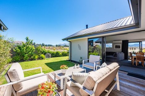 Photo of property in 8 Tahi Street, Albert Town, Wanaka, 9305