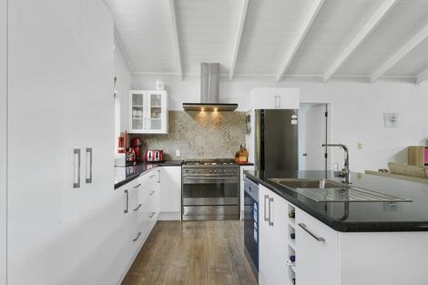 Photo of property in 15 Buttercup Place, Waimauku, 0812