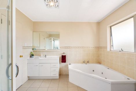 Photo of property in 20 Roskilda Crescent, Taradale, Napier, 4112