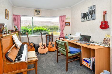 Photo of property in 103 Rushgreen Avenue, Pahurehure, Papakura, 2113