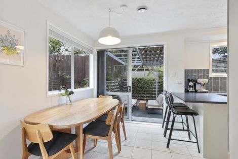 Photo of property in 35 Terra Nova Street, Glen Eden, Auckland, 0602