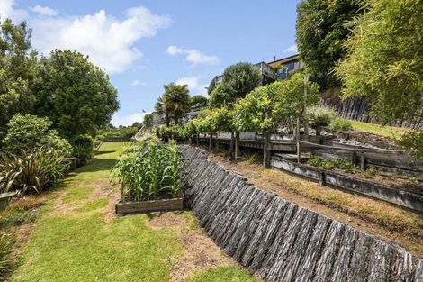 Photo of property in 203 Heta Road, Merrilands, New Plymouth, 4312