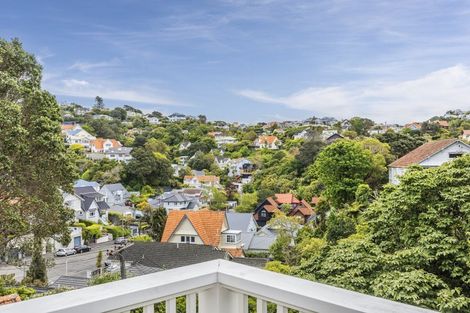 Photo of property in 19 Lower North Terrace, Kelburn, Wellington, 6012