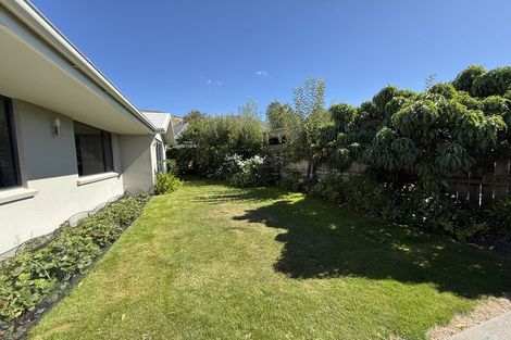 Photo of property in 18 Kelliher Drive, Wanaka, 9305