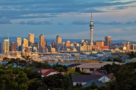 Photo of property in 12 Bragato Place, Chatswood, Auckland, 0626