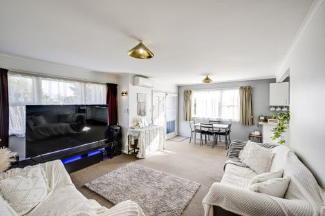 Photo of property in 35 Clarence Cox Crescent, Pirimai, Napier, 4112