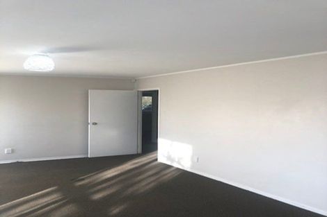 Photo of property in 2/25 Melleray Place, Randwick Park, Auckland, 2105