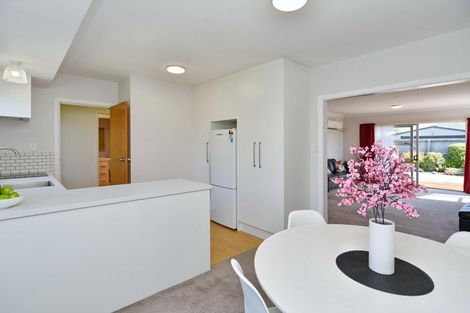 Photo of property in 2/11 Tuckers Road, Redwood, Christchurch, 8051