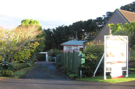 Photo of property in 16 Hurstbourn Priors, Goodwood Heights, Auckland, 2105
