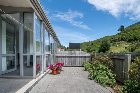 Photo of property in 4/3 Angle Street, Picton, 7220