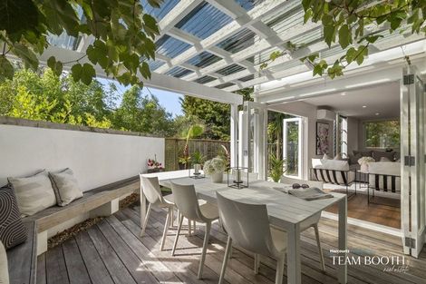 Photo of property in 2/22 Rangatira Road, Birkenhead, Auckland, 0626