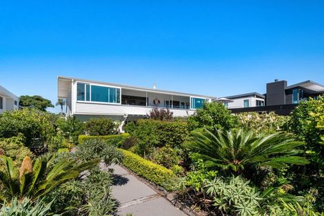 Photo of property in 93 Marine Parade, Mount Maunganui, 3116