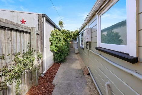 Photo of property in 74 Barton Street, Woolston, Christchurch, 8023