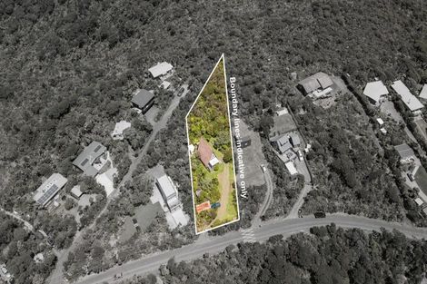 Photo of property in 4 Log Race Road, Piha, New Lynn, 0772