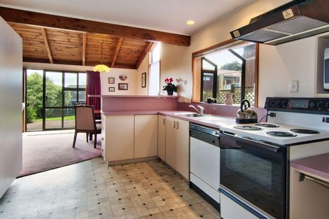 Photo of property in 2/12 Arahoe Road, New Lynn, Auckland, 0600