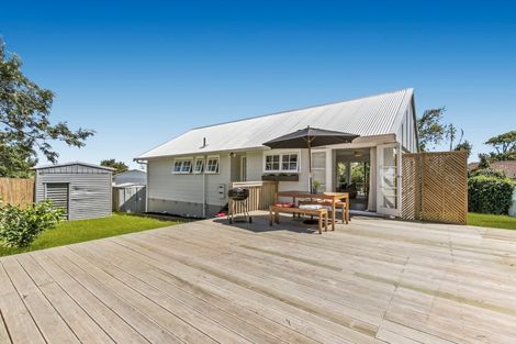 Photo of property in 10 Rako Place, Manurewa, Auckland, 2102